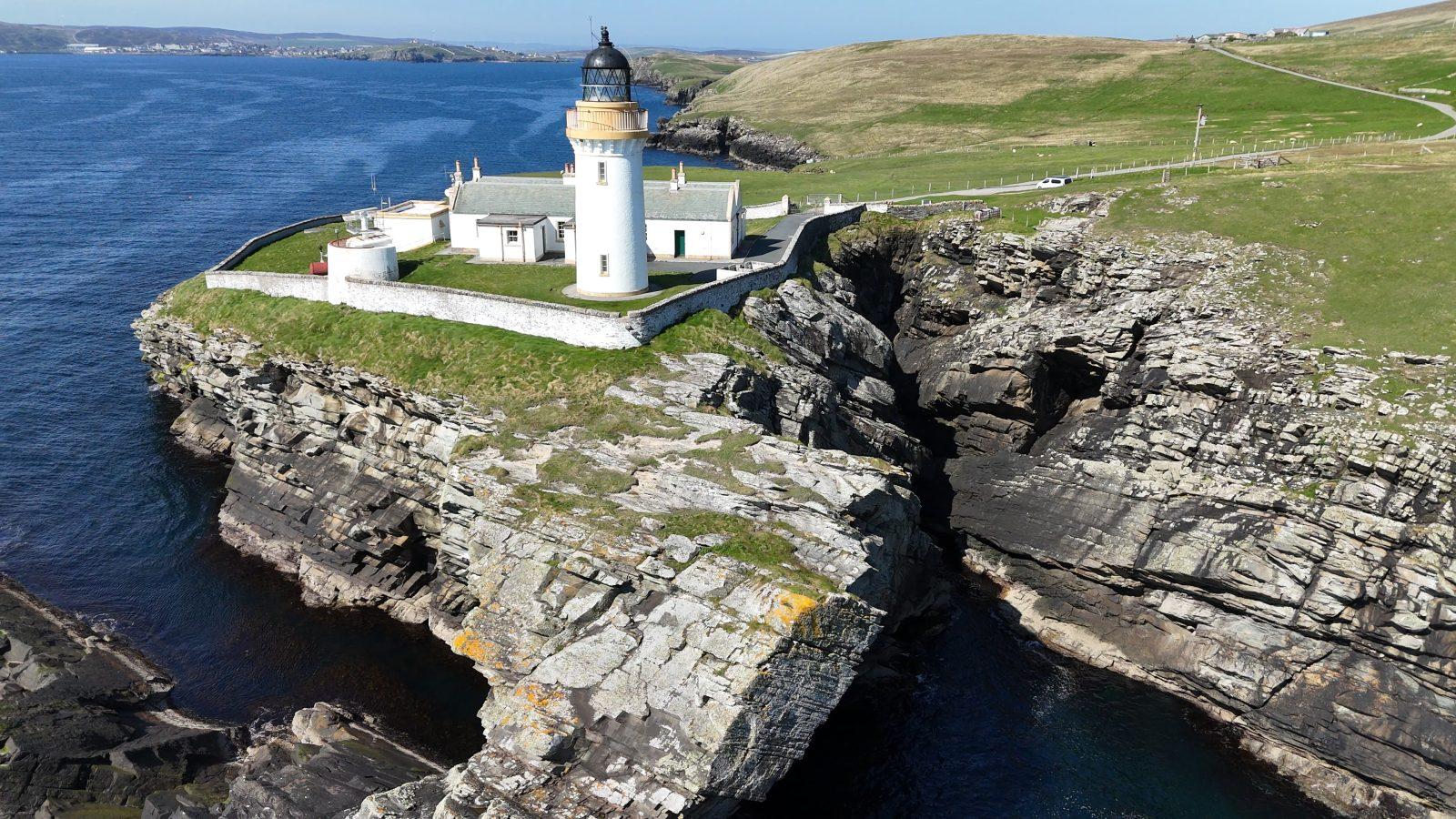Shetland landscape with Vikenze III-e XL